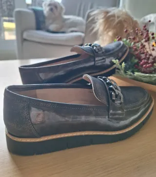 Mocasines de piel con cadena