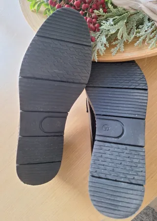 Mocasines de piel con cadena