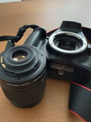 Canon EOS 1100D + Objetivo 18-55mm IS