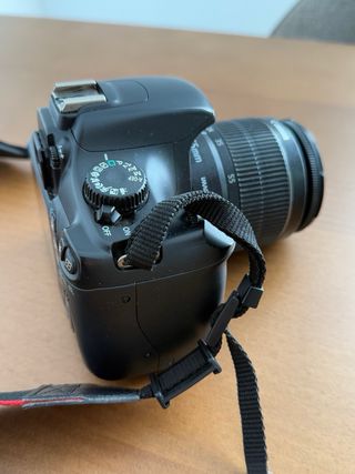 Canon EOS 1100D + Objetivo 18-55mm IS