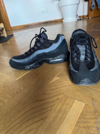 Nike Air Max 95 Negro/Gris
