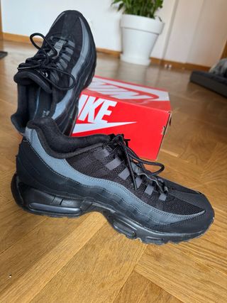 Nike Air Max 95 Negro/Gris
