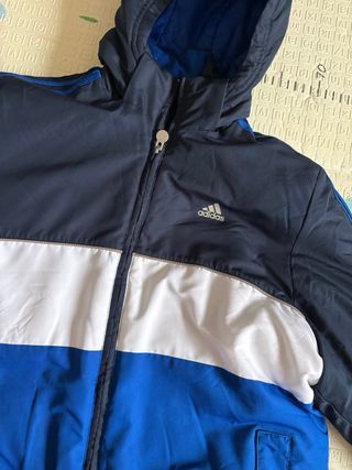 Chaqueta Adidas Azul y Blanca con Capucha