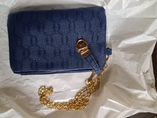 Tres Bolsos  de hombro.