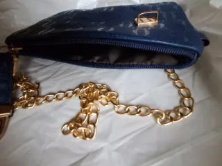 Tres Bolsos  de hombro.