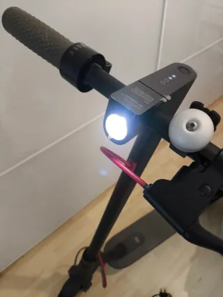 Patinete Xiaomi M365 + Cargador + Ruedas repuesto