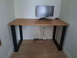 Escritorio de madera Tutrocito