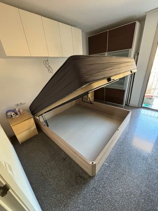 Canapés abatibles y colchónes nuevos