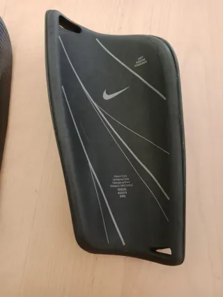 Espinilleras Nike Mercurial Talla L