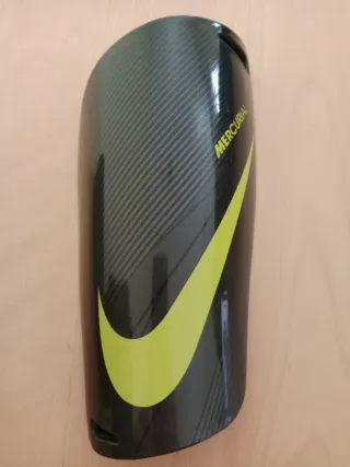 Espinilleras Nike Mercurial Talla L