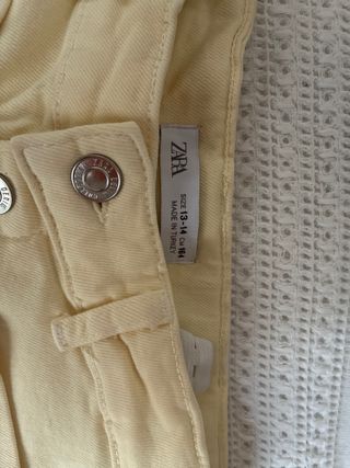 Pantalón corto amarillo Zara