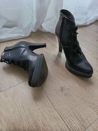 Botines negros tacón cordones cremallera