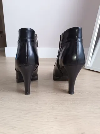 Botines negros tacón cordones cremallera