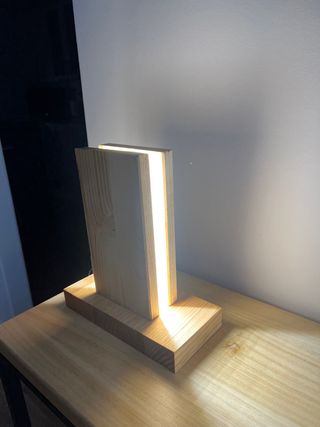 Lámpara LED de madera