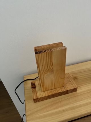 Lámpara LED de madera