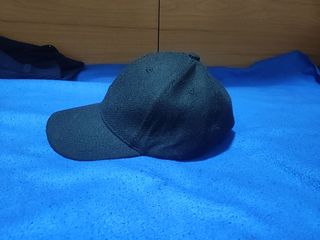 Due cappelli invernali con visiera