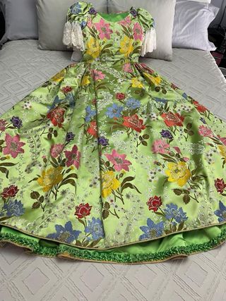 Vestido tradicional de fallera