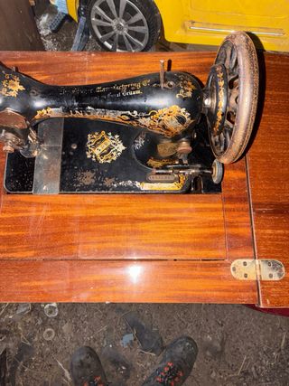 Máquina de coser antigua