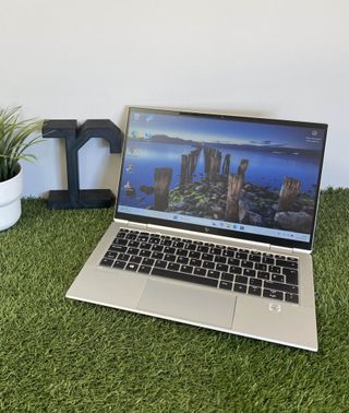 Portatile HP TÁCTIL X360 1030 G7 i7 10a 16Gb RAM