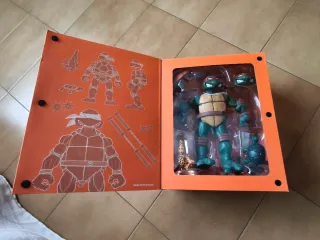 Figura Michelangelo Tortugas Ninja 1:6 Mondo