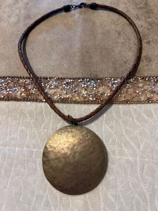 Collar boho colgante metálico redondo bisutería