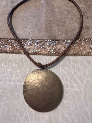 Collar boho colgante metálico redondo bisutería