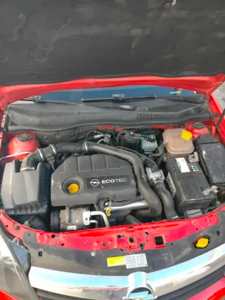 Coche Opel Astra H GTC 2008