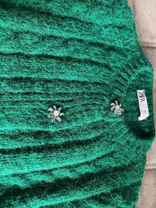Chaqueta de punto Zara verde con pedrería