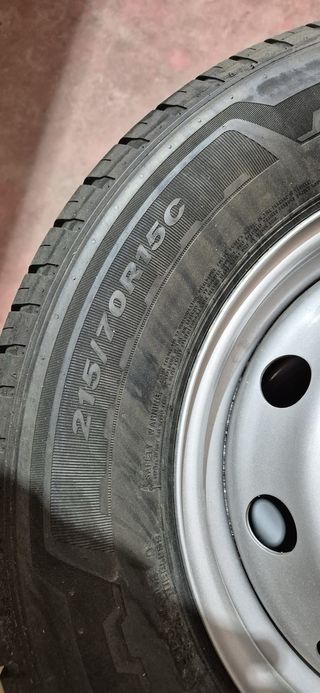Ruedas 215/70R15C Neumáticos y Llantas