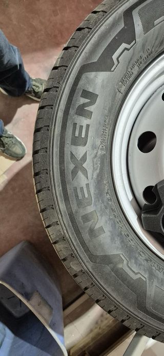 Ruedas 215/70R15C Neumáticos y Llantas