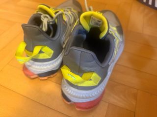 Zapatillas New Balance grises y verdes