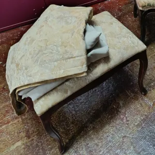 Banco Descalzadora tapizado beige