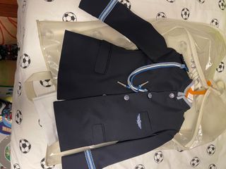 Traje de comunión azul y blanco