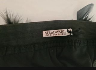Minifalda de plumas Stradivarius Negra