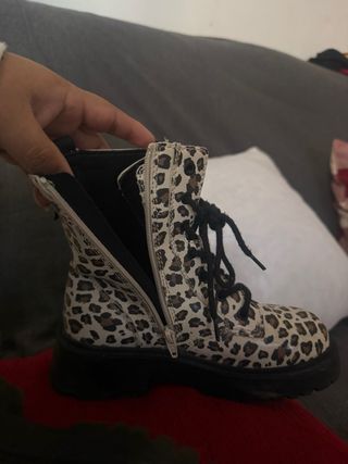 Botas Zara niña t/32 estampado leopardo