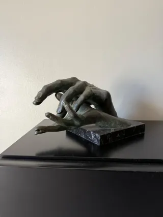 Escultura Lorenzo Quinn "Después del amor"