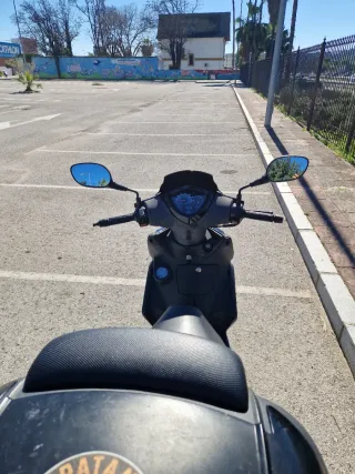 Kymco Agility Negra Scooter