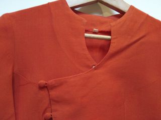 Camisa asiática naranja oscuro
