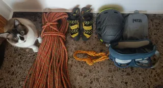 Equipo de escalada
