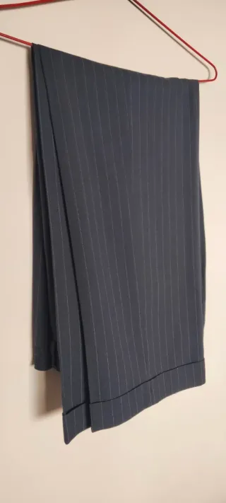 Traje pantalón de mujer. Color azul marino.