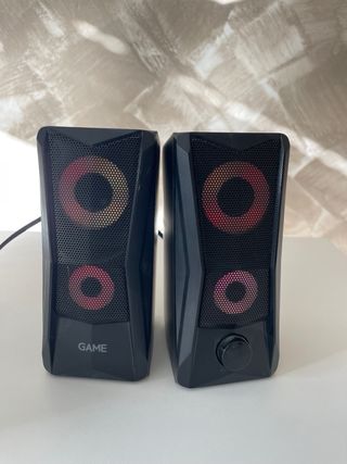 Altavoces GAME negros con luces LED