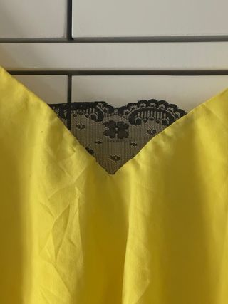 Top Zara Amarillo Volantes y Encaje