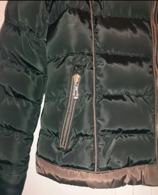 Chaqueta Scarlet Jones Negra con Capucha