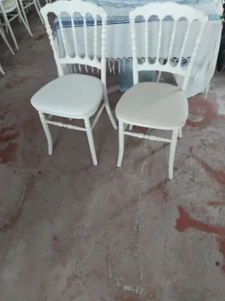 Sillas blancas estilo Luis XV