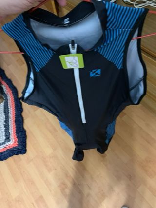 Tritraje talla L nuevo