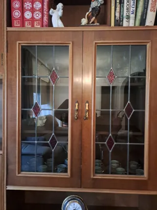 Librería comedor madera y cristal