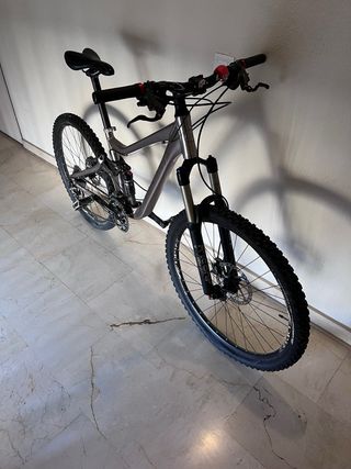 Bicicleta Giant enduro