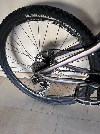 Bicicleta Giant enduro