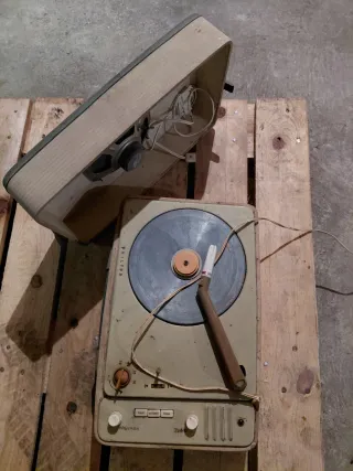 Giradischi portatile vintage beige e grigio Philips