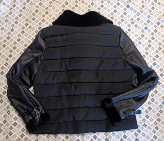 Chaqueta Koröshi acolchada negra Talla L